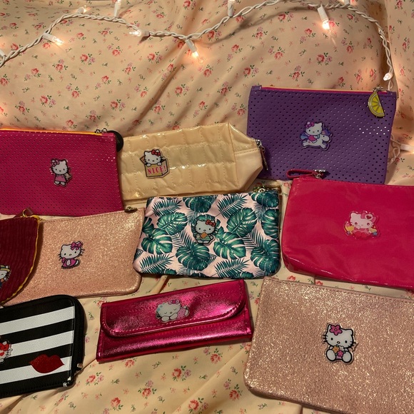 🎀Hello Kitty Bundle of Purses🎀 - Picture 7 of 7
